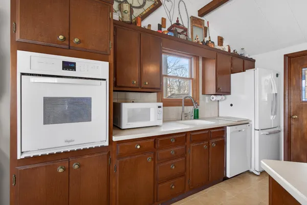 $810,000 | 8653 Wildwood Court, Jackson, MI 49201