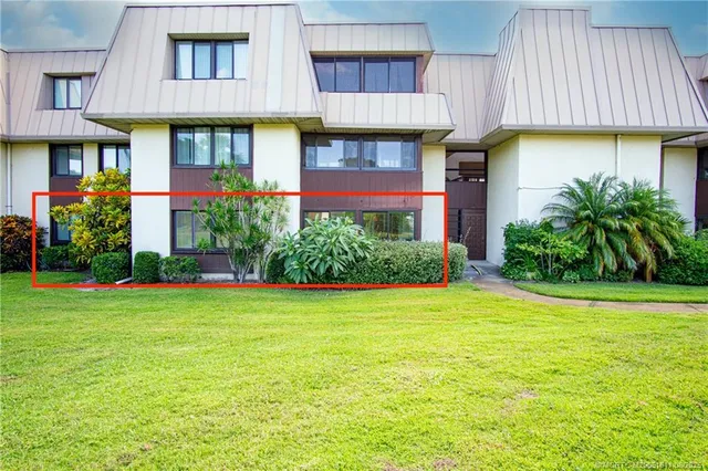$275,000 | 1800 Southeast St Lucie Boulevard, Unit 6104, Stuart, FL 34996