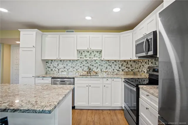 $275,000 | 1800 Southeast St Lucie Boulevard, Unit 6104, Stuart, FL 34996