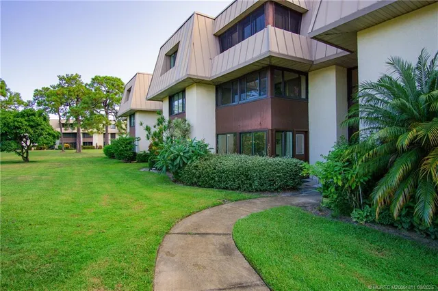 $275,000 | 1800 Southeast St Lucie Boulevard, Unit 6104, Stuart, FL 34996