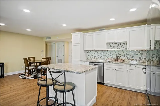 $275,000 | 1800 Southeast St Lucie Boulevard, Unit 6104, Stuart, FL 34996