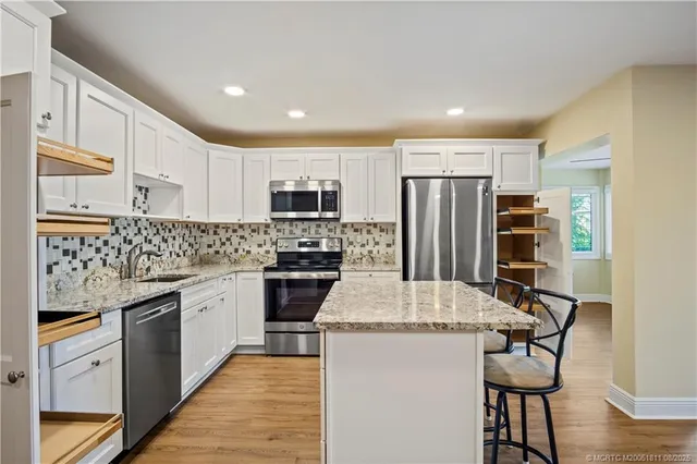 $275,000 | 1800 Southeast St Lucie Boulevard, Unit 6104, Stuart, FL 34996