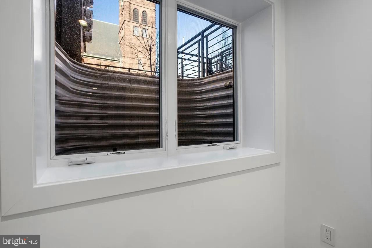 4 R Street Northwest, Unit 4 Washington, DC 20001 - Photo 23 of 38