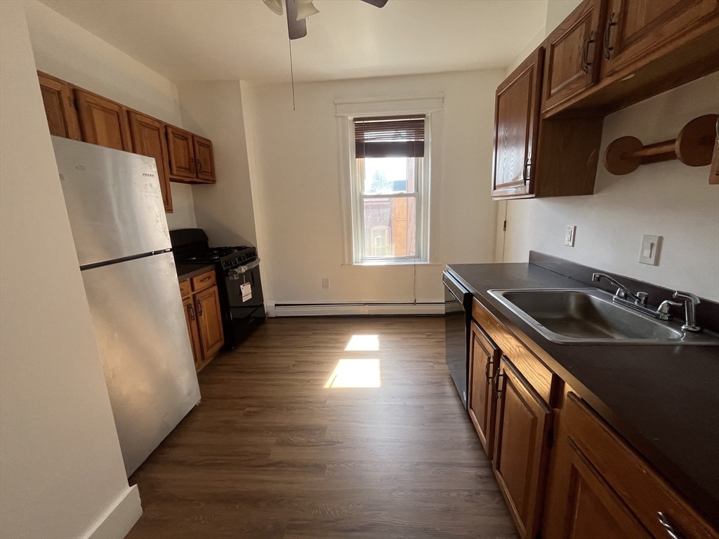 29 Irving Street, Unit 8 Worcester, MA 01609 - Photo 18 of 26