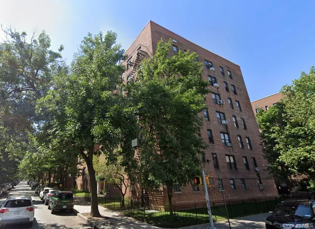 $258,000 | 33-46 92nd Street, Unit 3M | Jackson Heights