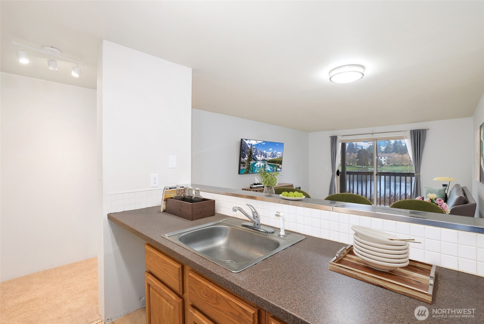 31003 14th Avenue South, Unit C4 Federal Way, WA 98003 - Photo 7 of 22 a kitchen with a sink and a window