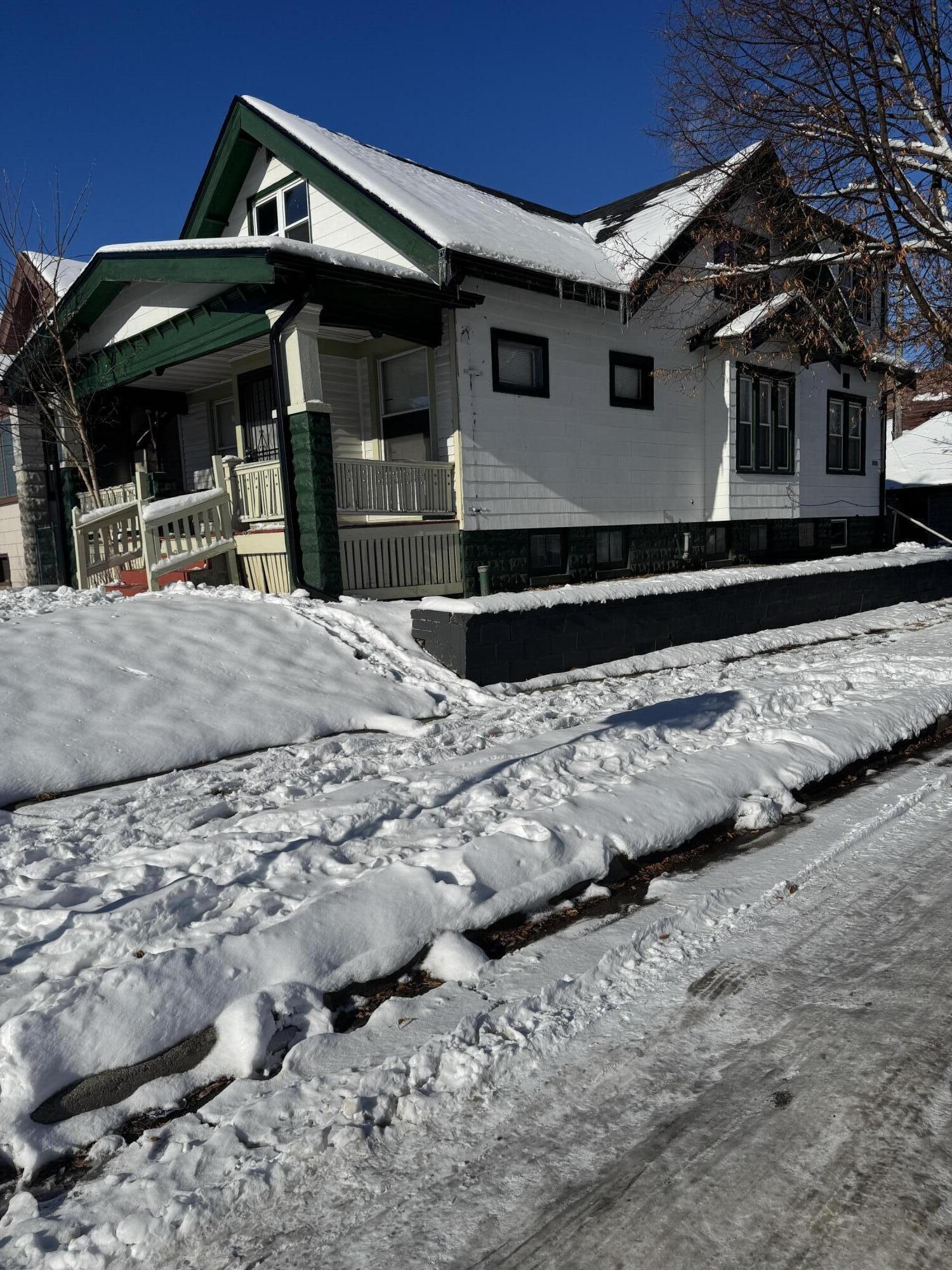 1802 West Keefe Avenue Milwaukee, WI 53206 - Photo 2 of 15 Side of the Duplex