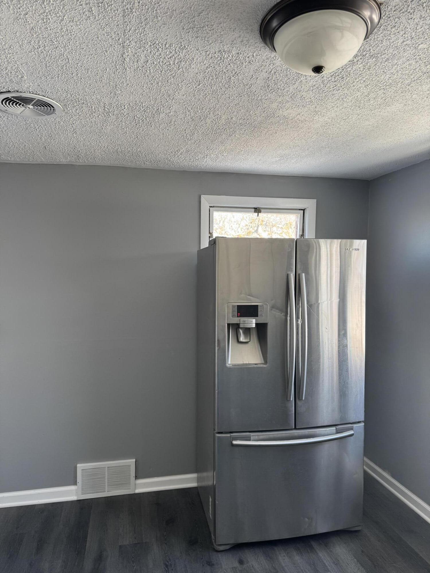 1802 West Keefe Avenue Milwaukee, WI 53206 - Photo 5 of 15 Kitchen