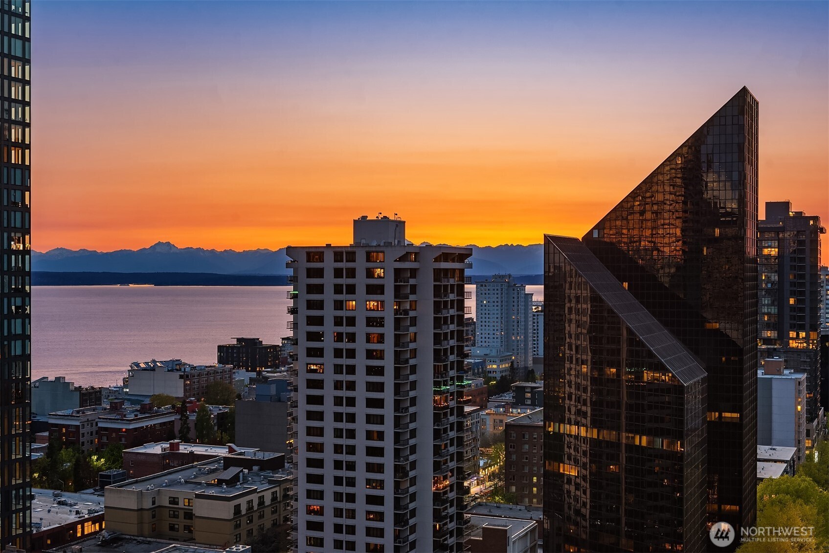 1920 4th Avenue, Unit 2202 Seattle, WA 98101 - Photo 11 of 35 a city view