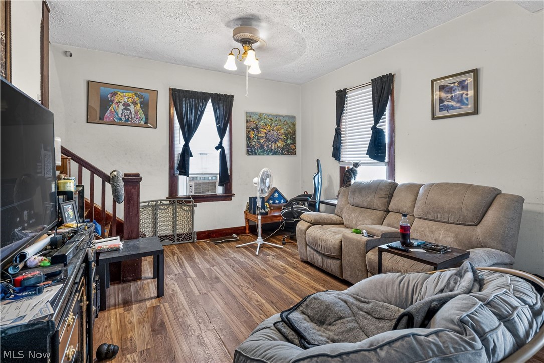 217 Hunts Avenue Barnesville, OH 43713 - Photo 2 of 7