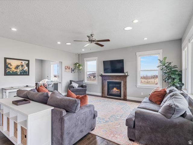 2558 Mountain Glen Road Tooele, UT 84074 - Photo 9 of 68