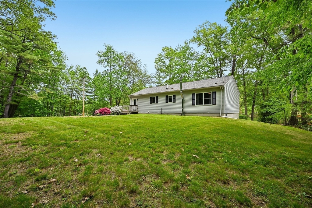 65 South Row Road Lunenburg, MA 01462 - Photo 8 of 41
