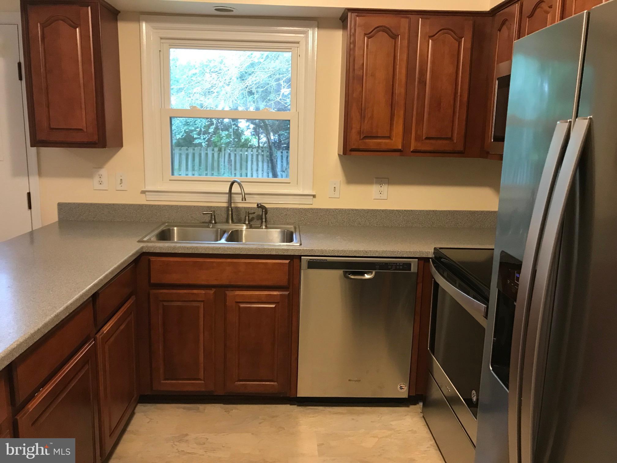 7116 Sontag Way Springfield, VA 22153 - Photo 17 of 30 Kitchen