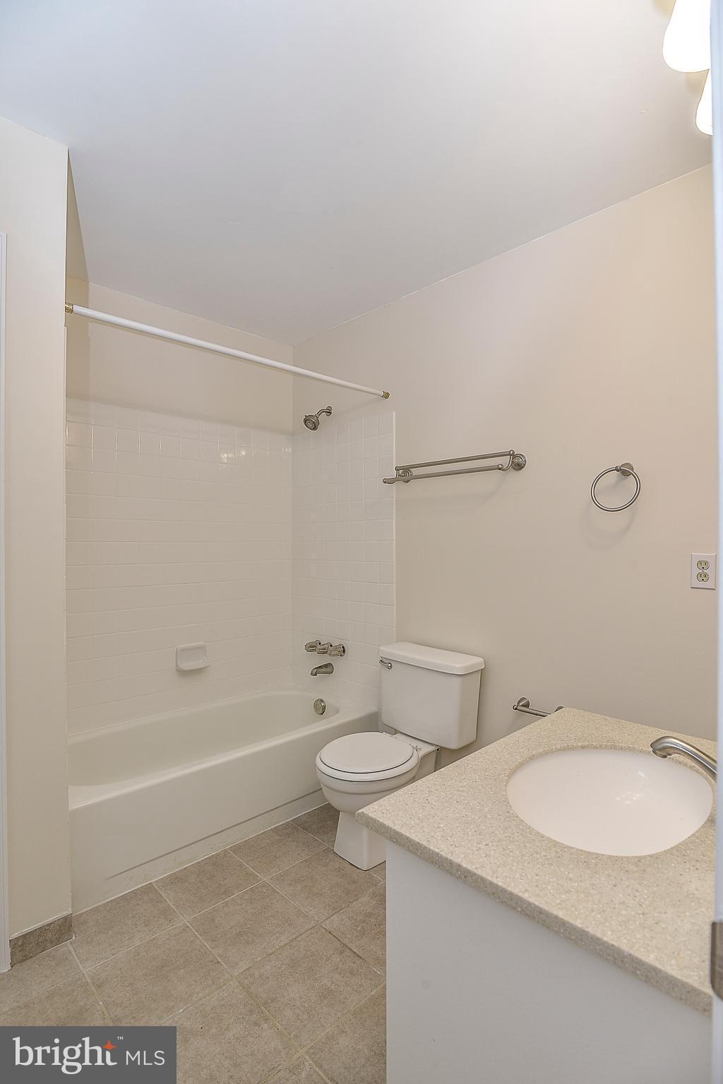 7116 Sontag Way Springfield, VA 22153 - Photo 23 of 30 Bath (Master)