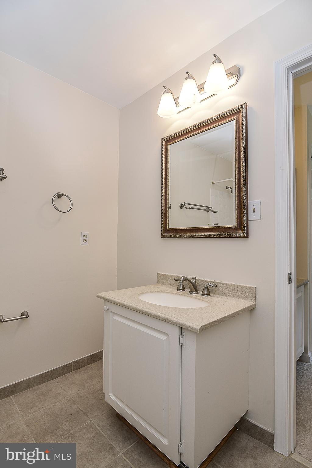 7116 Sontag Way Springfield, VA 22153 - Photo 24 of 30 Bath (Master)