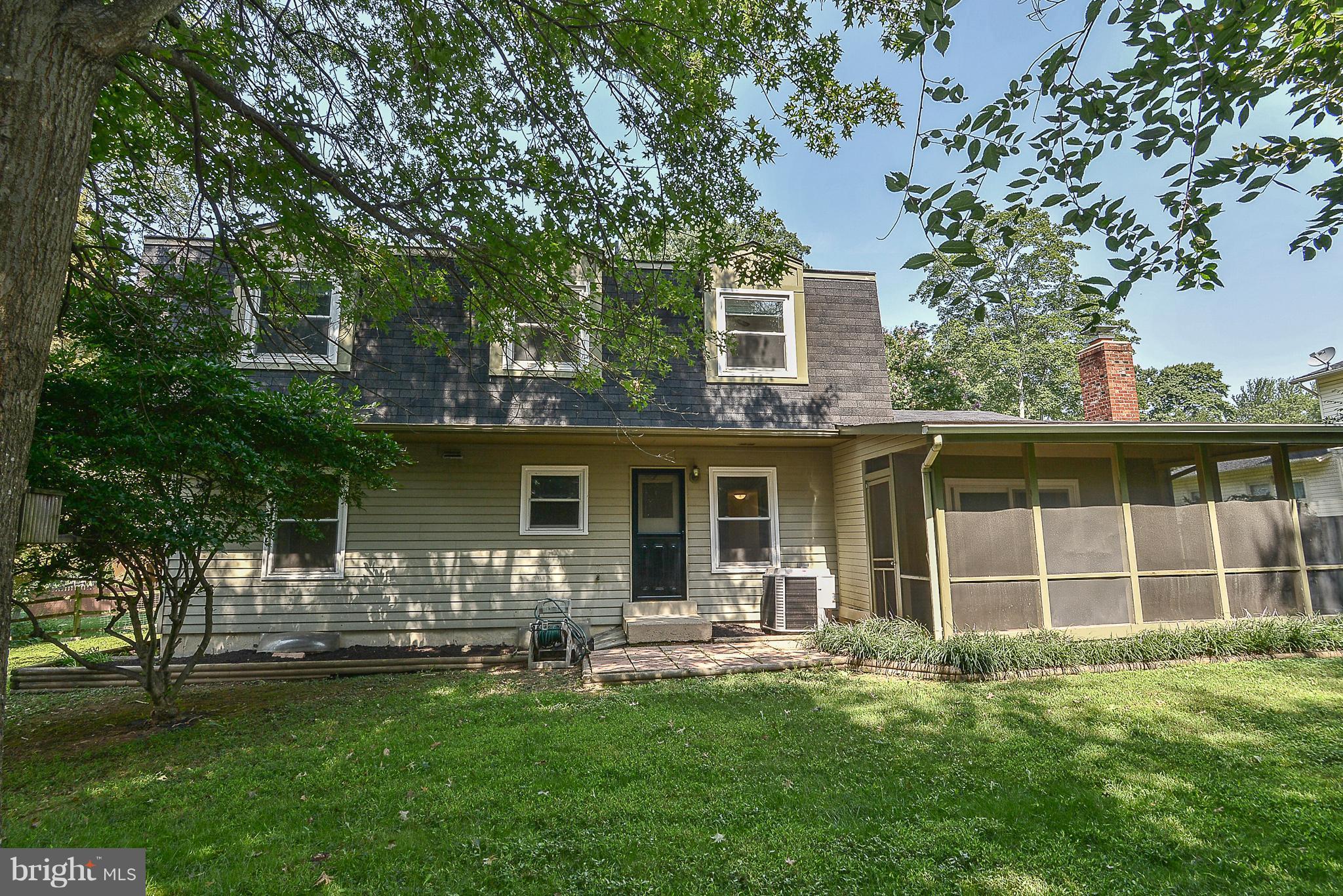 7116 Sontag Way Springfield, VA 22153 - Photo 4 of 30 Exterior (Rear)