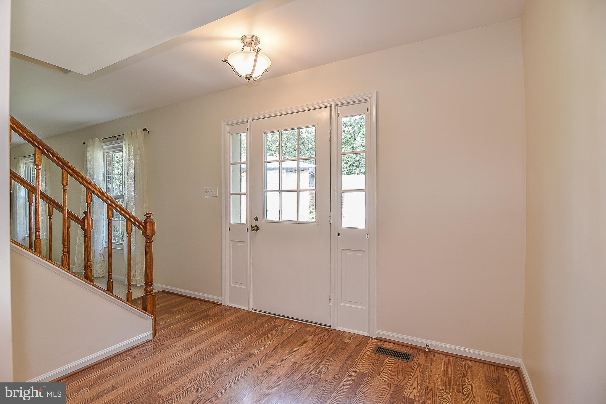 7116 Sontag Way Springfield, VA 22153 - Photo 5 of 30 Interior (General)