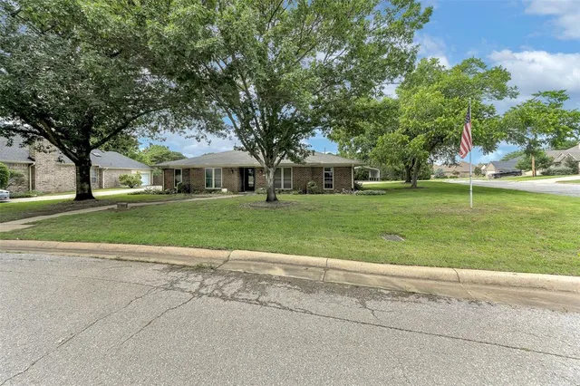 $325,000 | 1631 Idlewood Drive, Sherman, TX 75092