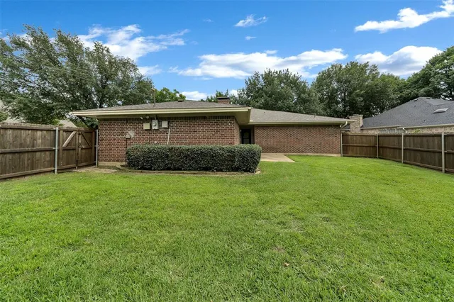 $325,000 | 1631 Idlewood Drive, Sherman, TX 75092