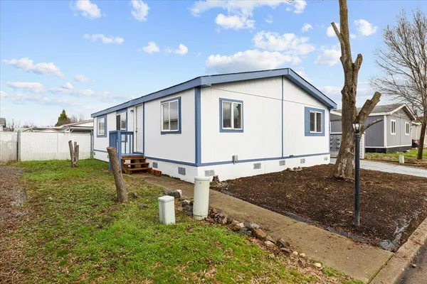 $68,700 | 633 East Archwood Drive, Unit 130, Eagle Point, OR 97524