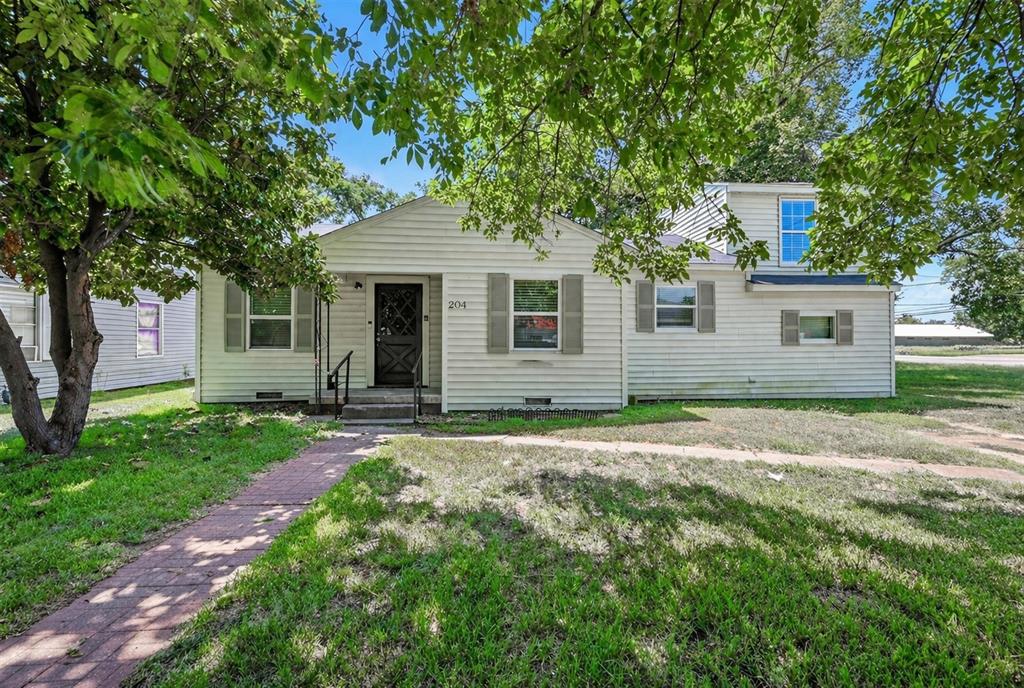 204 Graham Avenue Bonham, TX 75418 - Photo 1 of 21
