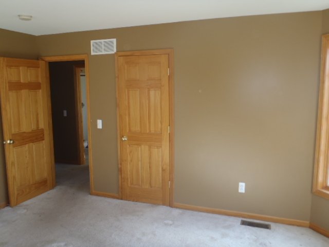 20867 Hampton Road Harper Woods, MI 48225 - Photo 8 of 8 31082265-7.JPG