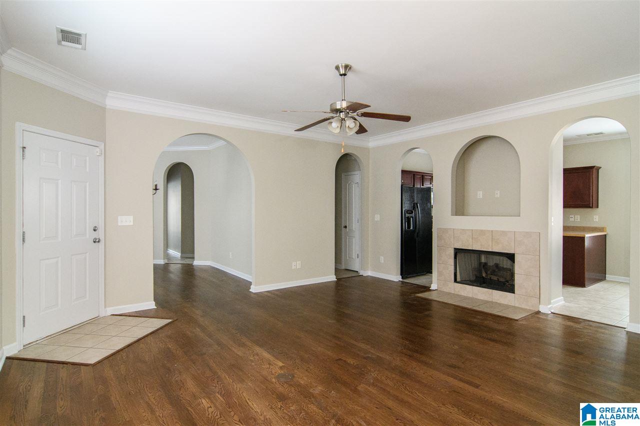 154 Highview Cove Pelham, AL 35124 - Photo 4 of 36