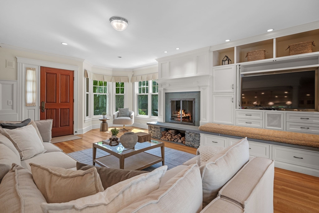 20 Elmwood Road Marblehead, MA 01945 - Photo 15 of 38