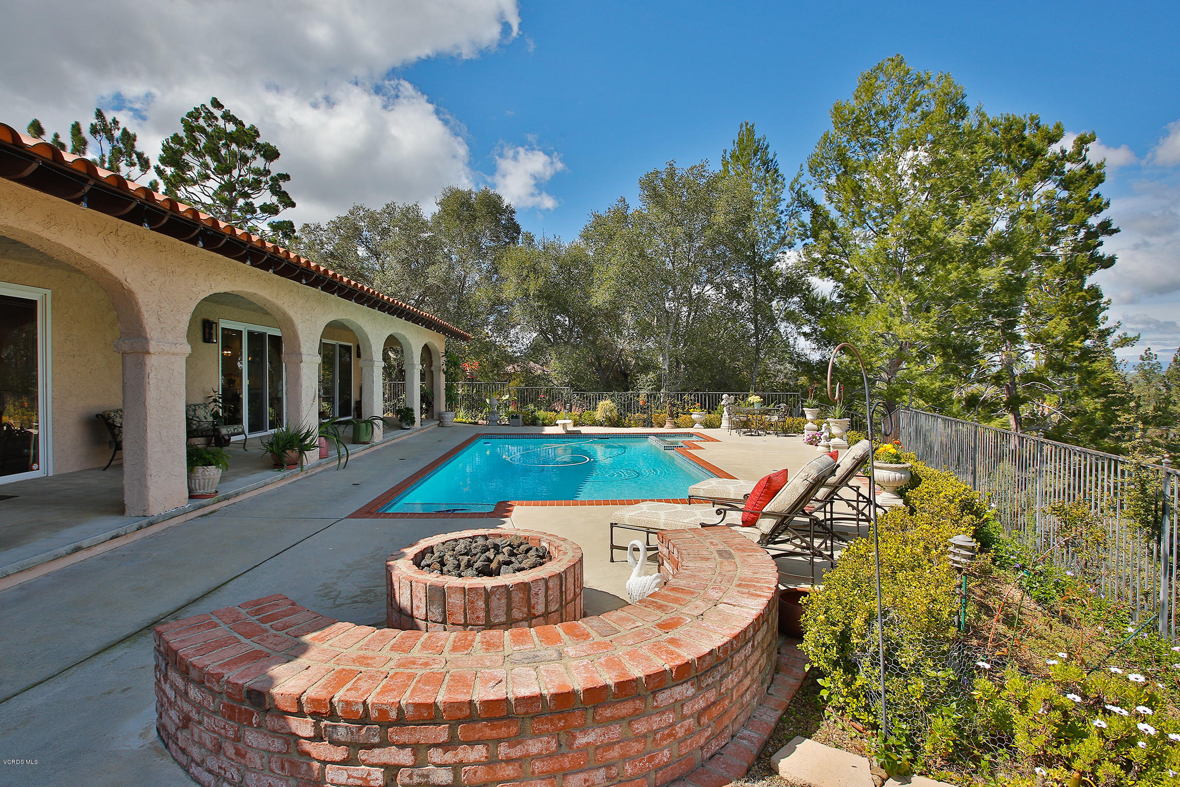 38 Inverness Road Thousand Oaks, CA 91361 - Photo 28 of 35 a view of a house with swimming pool and sitting area