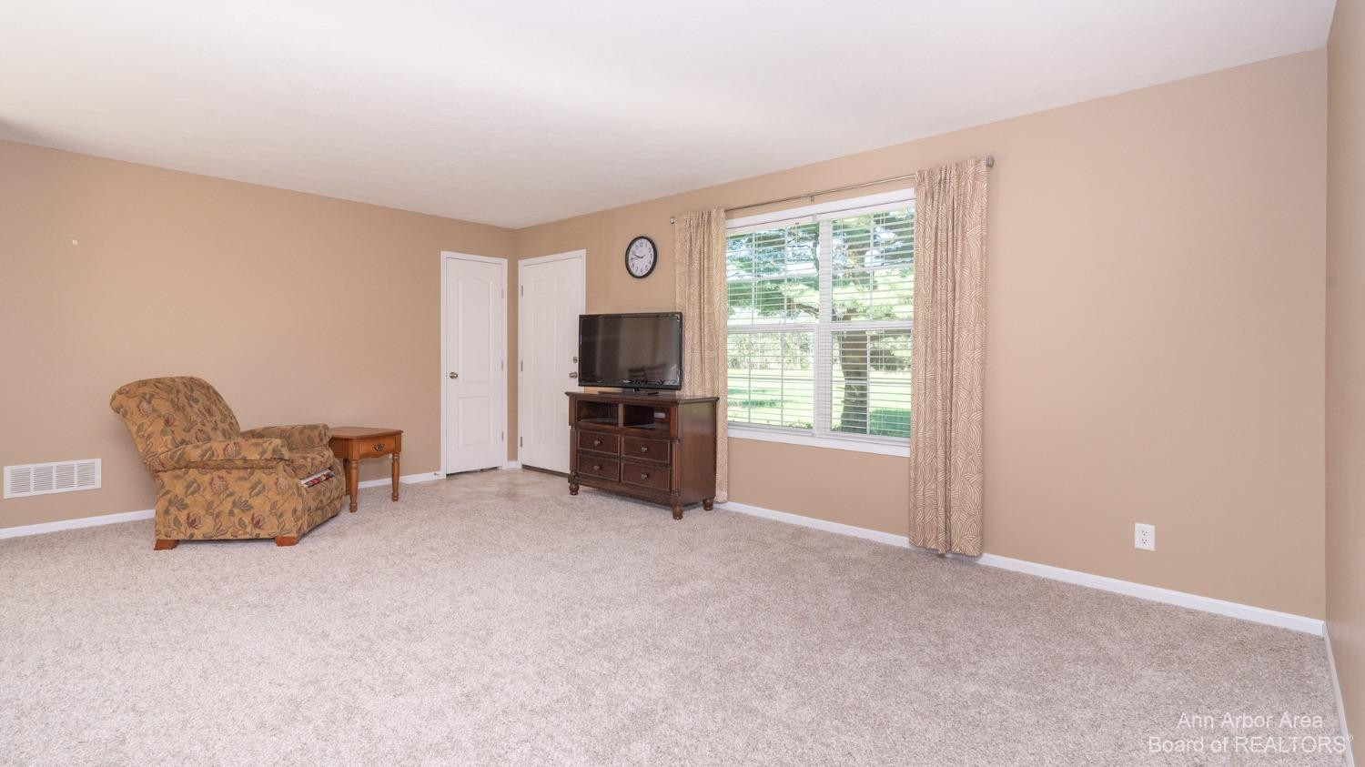 7374 Sutton Road South Lyon, MI 48178 - Photo 28 of 53 Photo 28