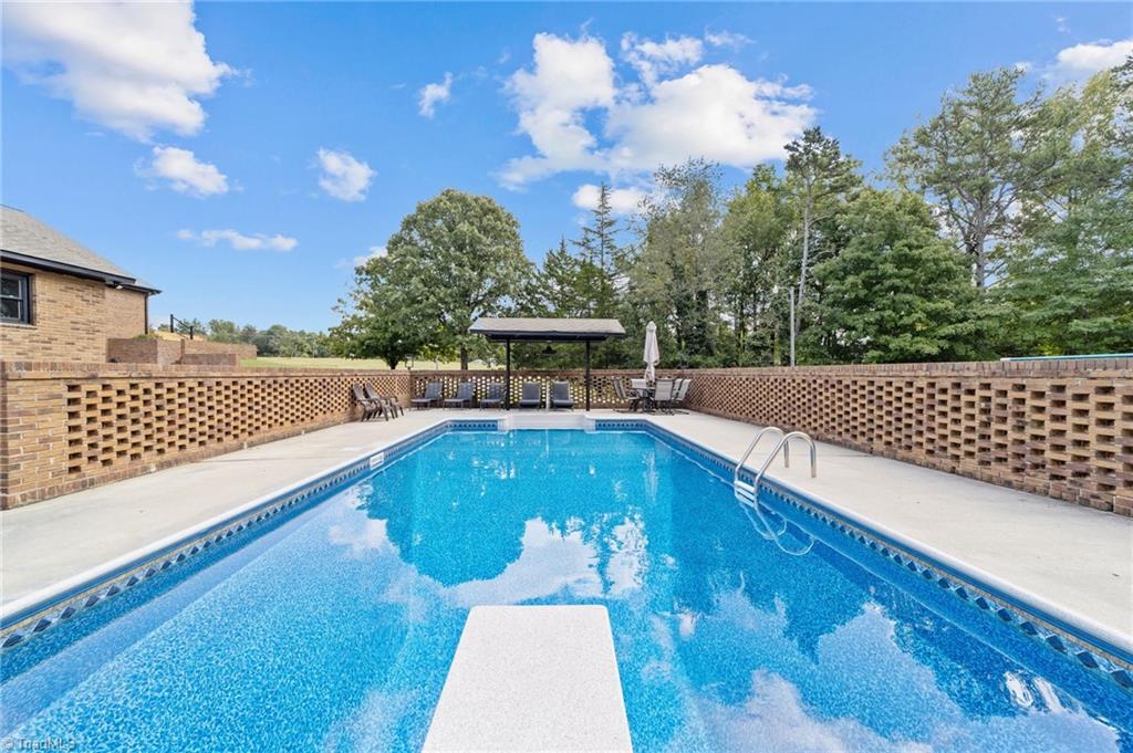 3879 Chestnut St Extension High Point, NC 27262 - Photo 3 of 39 Gallery Image 3