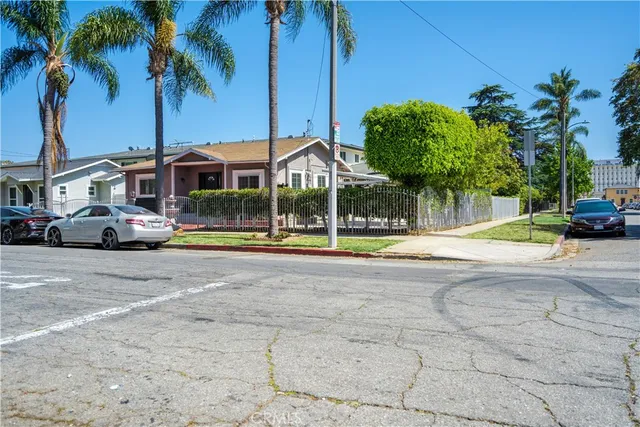 $749,000 | 400 East Buckthorn Street, Inglewood, CA 90301