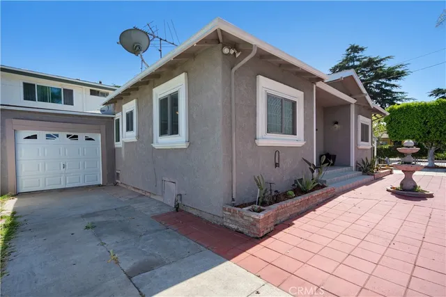 $749,000 | 400 East Buckthorn Street, Inglewood, CA 90301