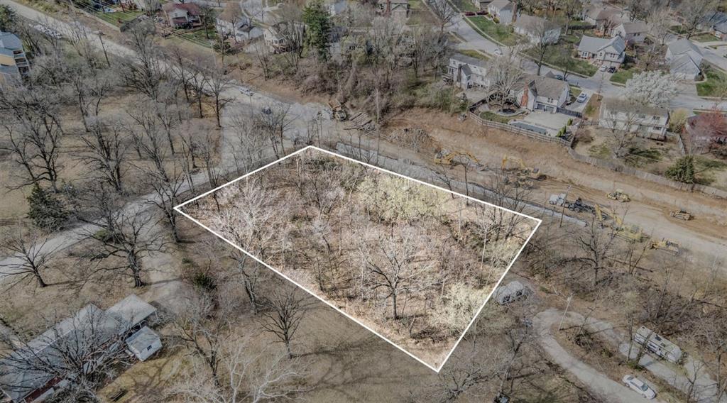 8001 North Green Hills Road Kansas City, MO 64151 - Photo 3 of 5