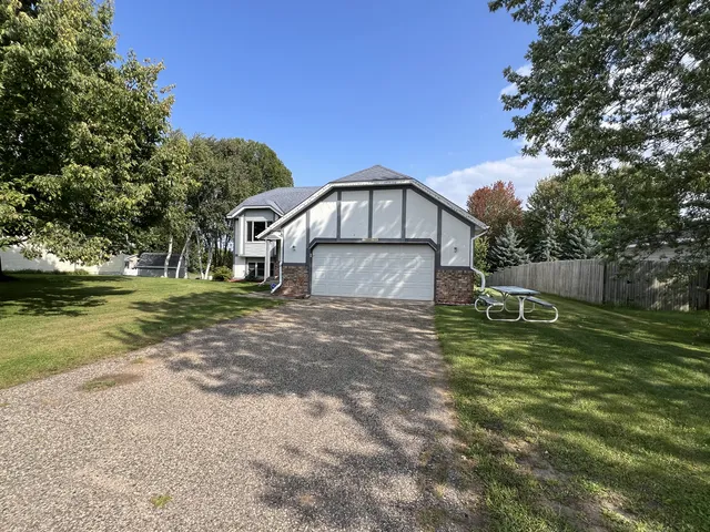 $328,000 | 1433 Glenridge Drive, Prescott, WI 54021