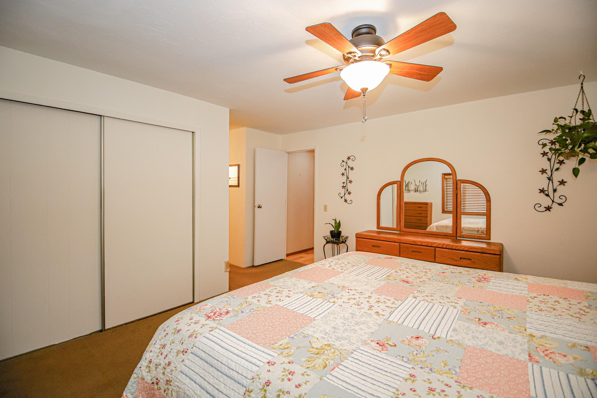 3955 South Stage Road, Unit 53 Medford, OR 97501 - Photo 25 of 29 Master Bedroom and 1st closet