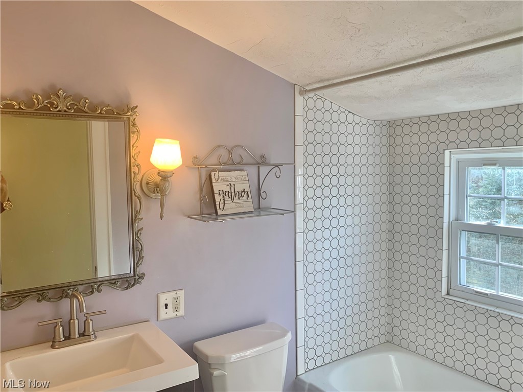 410 Rosedale Street Ravenna, OH 44266 - Photo 22 of 35 Full bath with shower