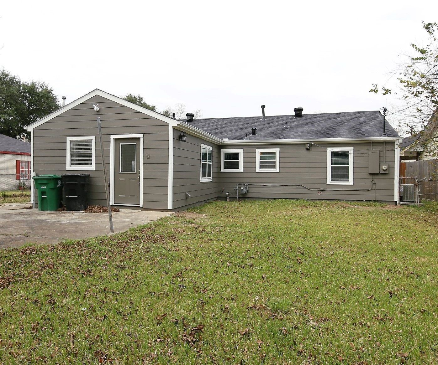 4830 Culmore Drive Houston, TX 77021 - Photo 13 of 13 a front view of a house with a garden