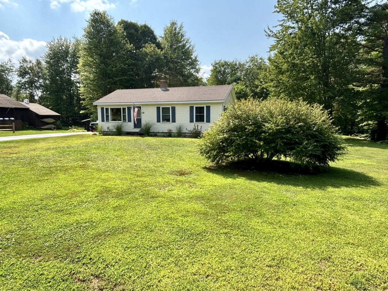 88 Woodsedge Road Morristown, VT 05661 - Photo 4 of 27