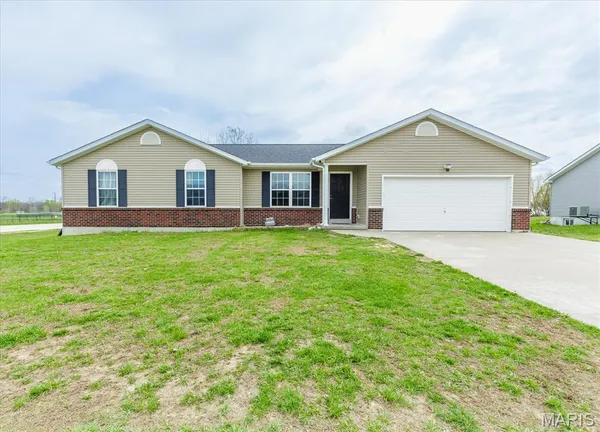 $300,000 | 90 Willow Springs Drive, Moscow Mills, MO 63362