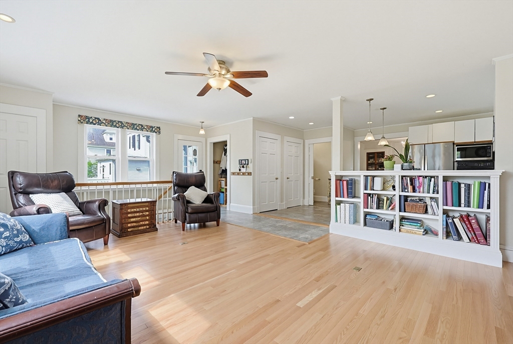 24 Riverside Place Walpole, MA 02081 - Photo 4 of 39