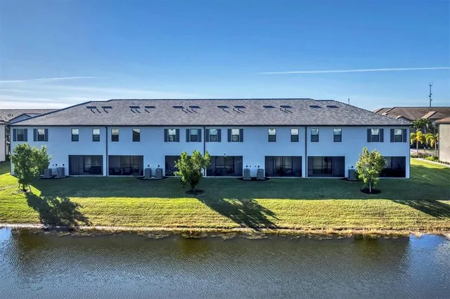 $359,900 | 15183 Lyla Terrace, Bradenton, FL 34211