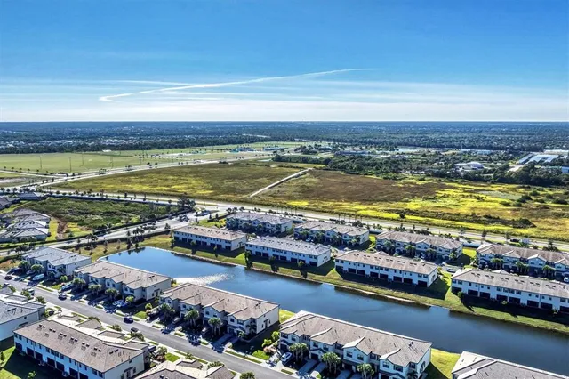 $359,900 | 15183 Lyla Terrace, Bradenton, FL 34211