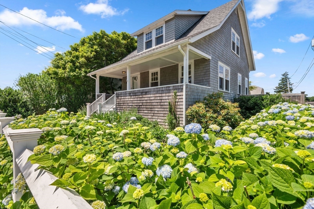 65 Narragansett Road Quincy, MA 02169 - Photo 2 of 31