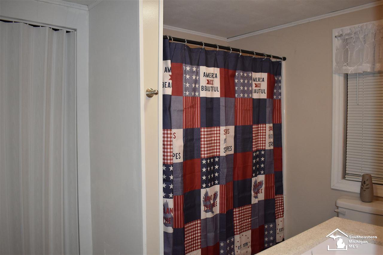 6263 Dallas Road Monroe, MI 48161 - Photo 10 of 22 Main Bath