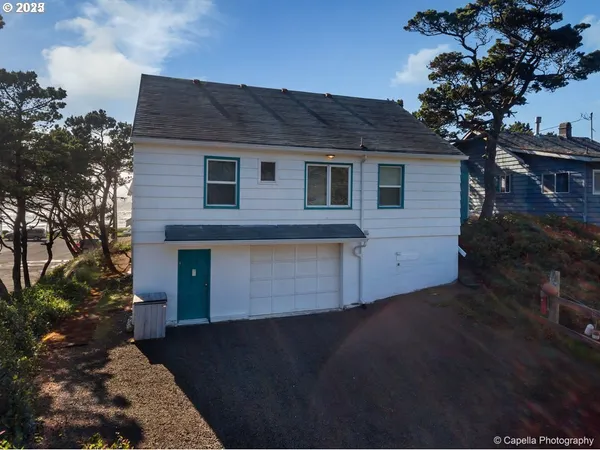 $775,000 | 602 North Pacific Street, Rockaway Beach, OR 97136