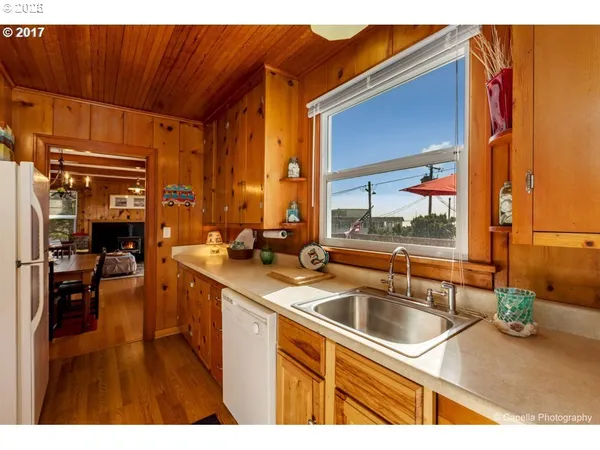 $775,000 | 602 North Pacific Street, Rockaway Beach, OR 97136