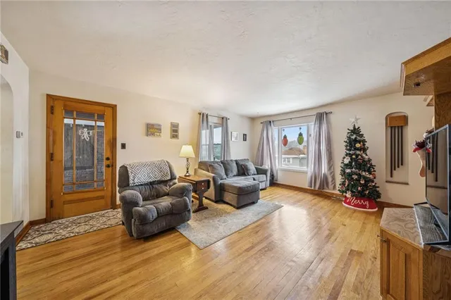 $210,000 | 811 5th Street, Trafford, PA 15085