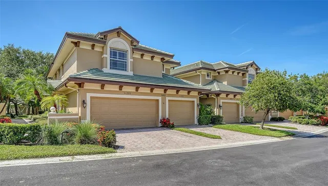 $425,000 | 6422 Moorings Point Circle, Unit 101, Lakewood Ranch, FL 34202