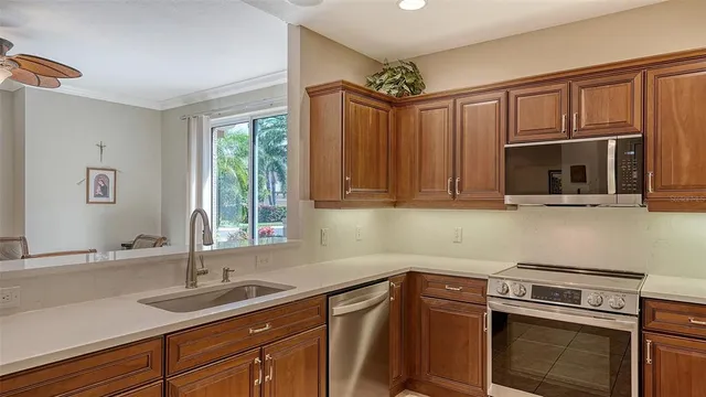 $425,000 | 6422 Moorings Point Circle, Unit 101, Lakewood Ranch, FL 34202